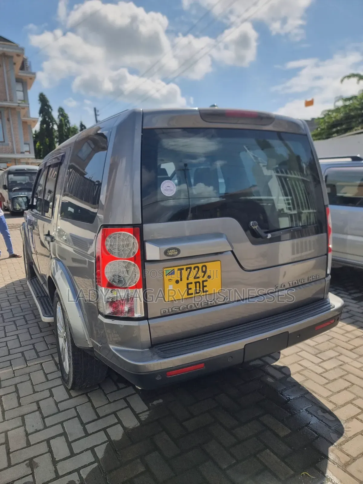 Land Rover Discovery 2010 Gray