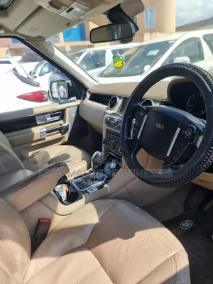 Land Rover Discovery 2010 Gray