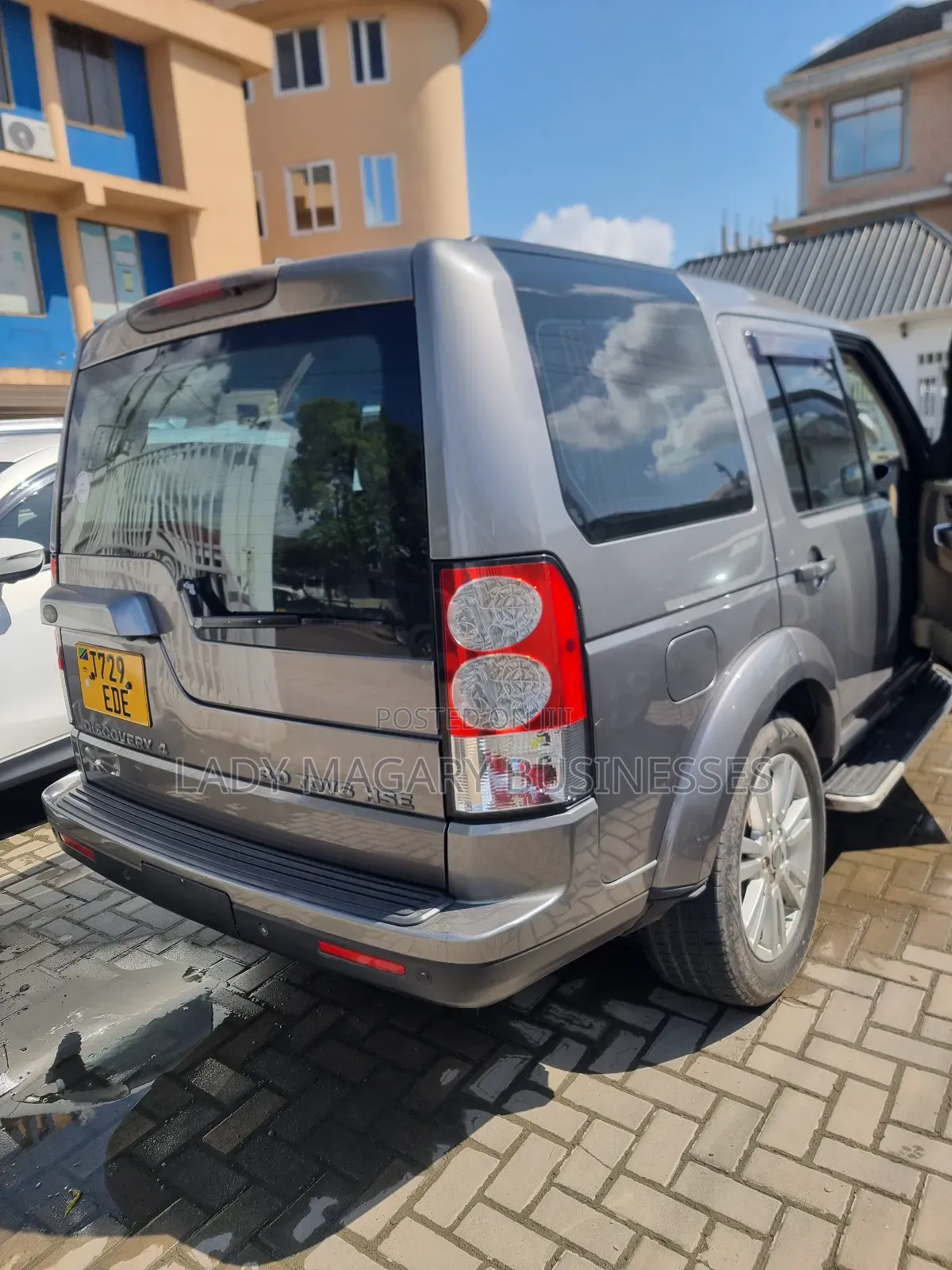 Land Rover Discovery 2010 Gray