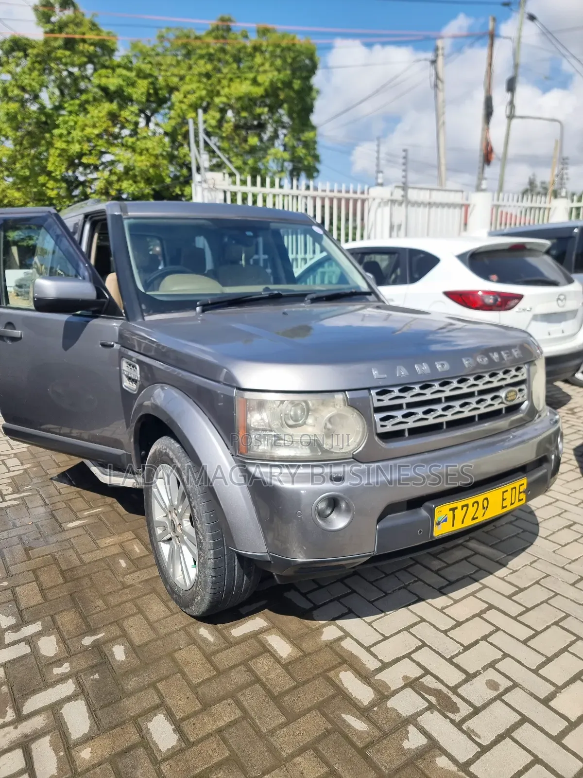 Land Rover Discovery 2010 Gray