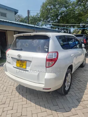Toyota Vanguard 2009 White