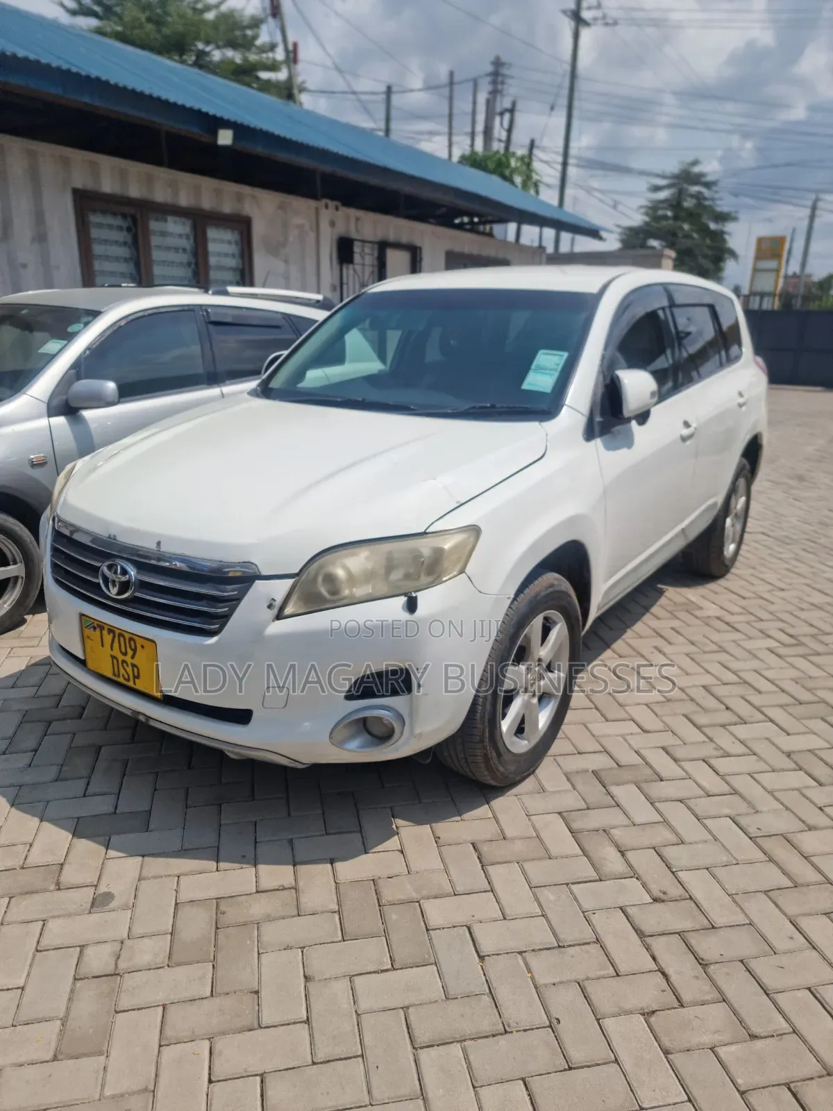 Toyota Vanguard 2009 White