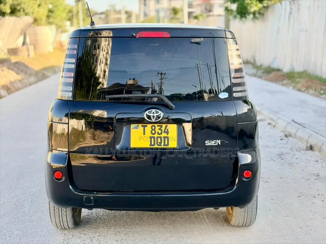 Toyota Sienta 2008 Black