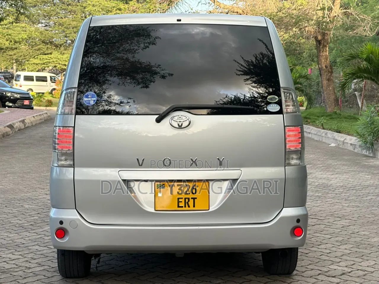 Toyota Noah 2006 Silver