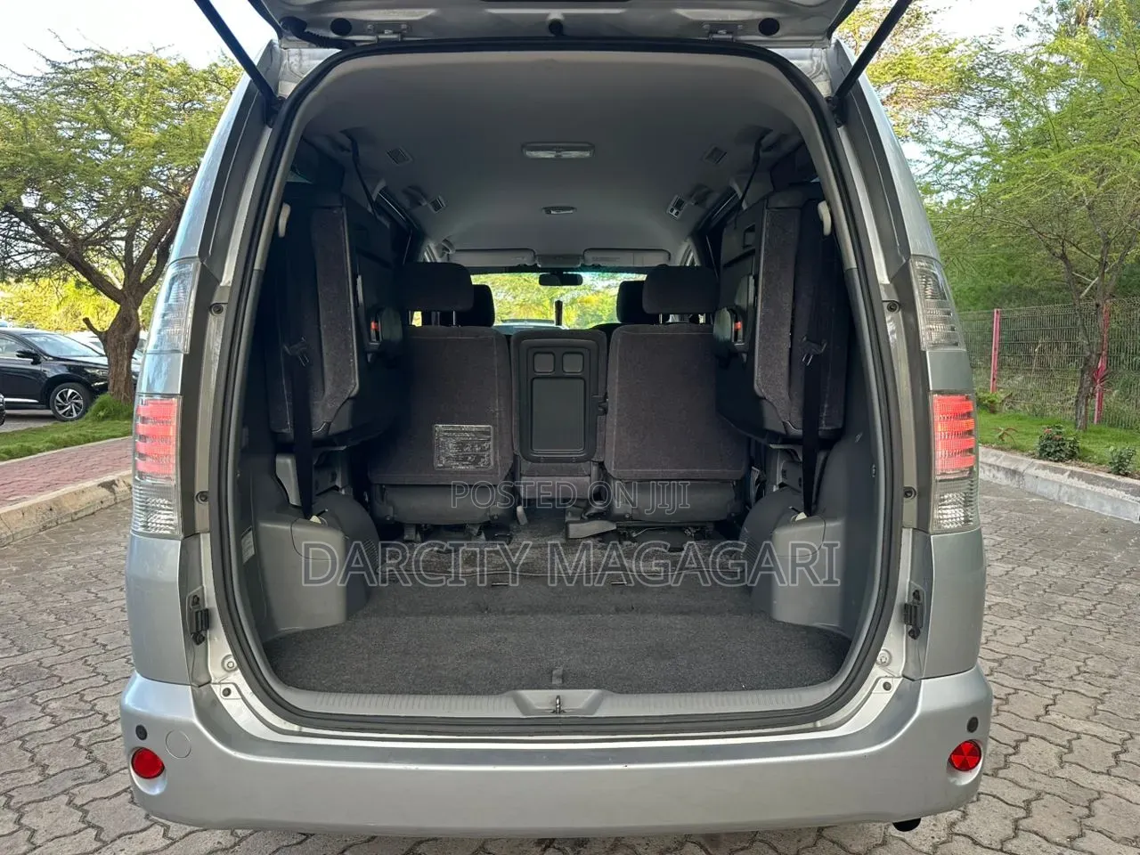 Toyota Noah 2006 Silver