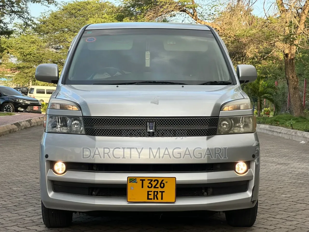 Toyota Noah 2006 Silver