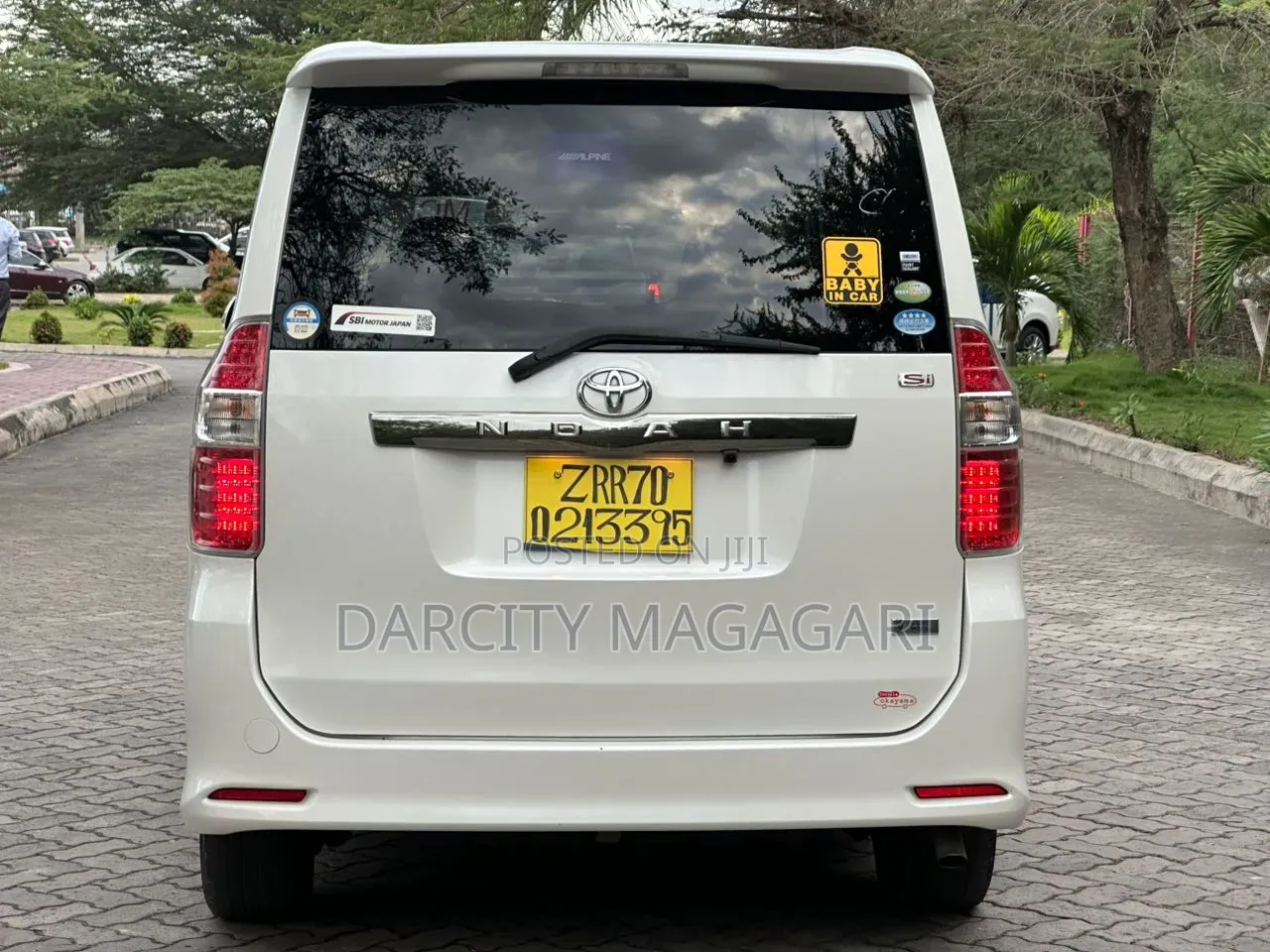 Toyota Noah 2009 Silver