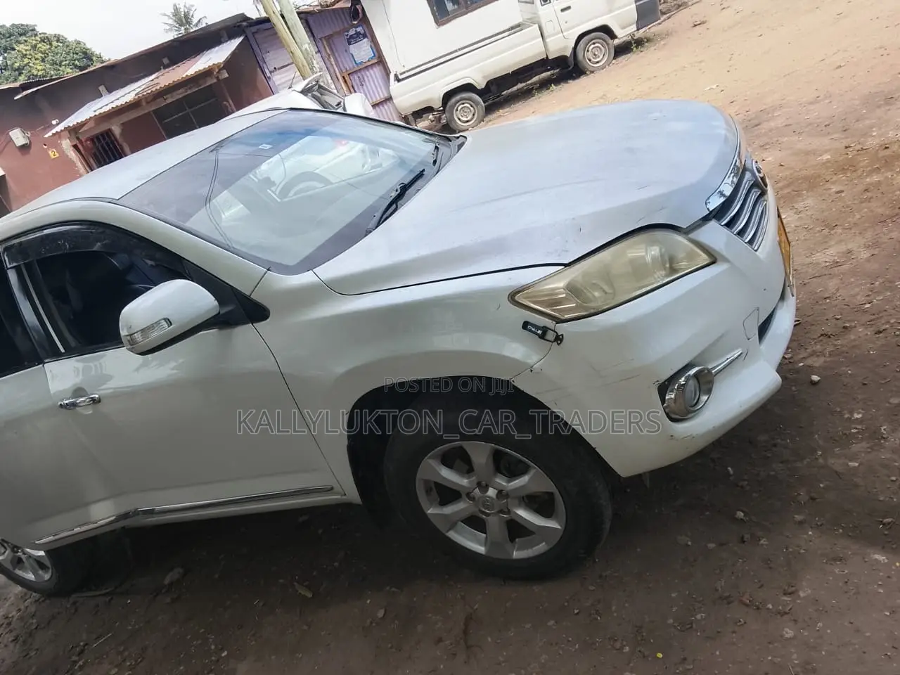 Toyota Vanguard 2010 White