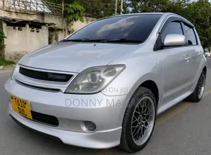 Toyota IST 2005 Silver