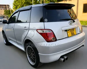 Toyota IST 2005 Silver