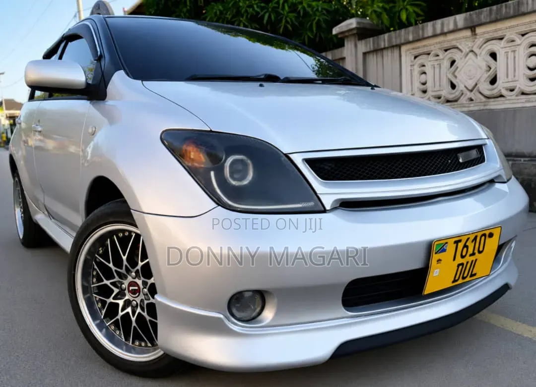 Toyota IST 2005 Silver