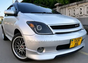 Toyota IST 2005 Silver