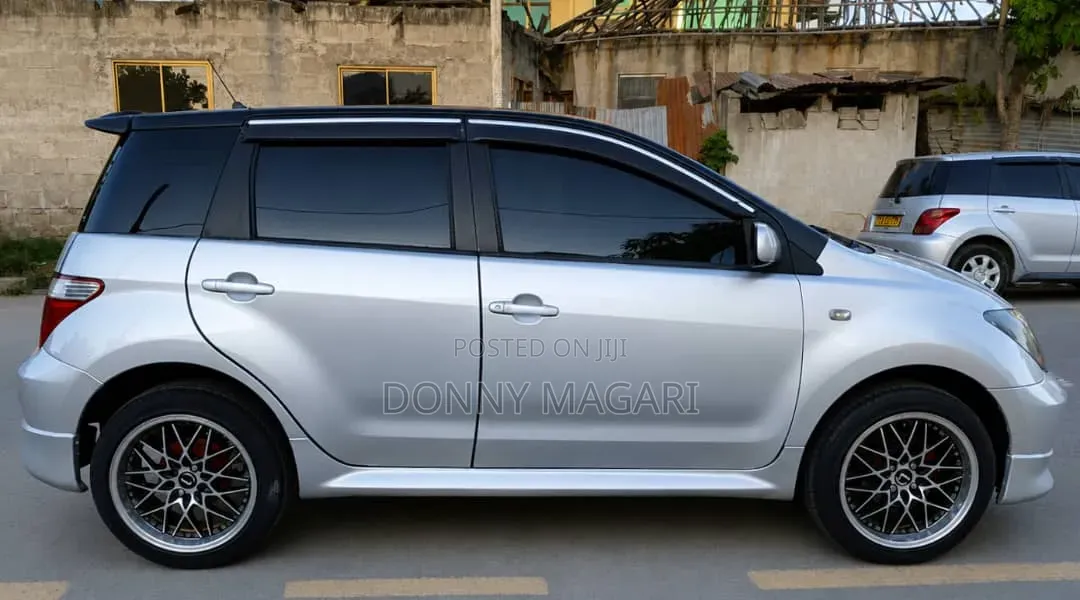 Toyota IST 2005 Silver