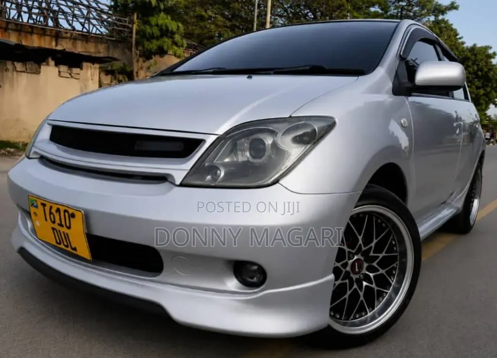 Toyota IST 2005 Silver