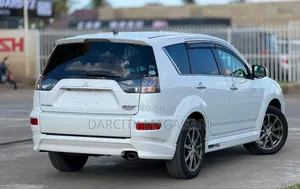 Mitsubishi Outlander 2011 White