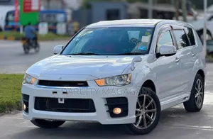 Mitsubishi Outlander 2011 White