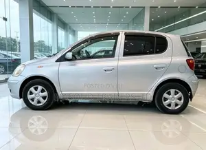 Toyota Vitz 2002 Silver