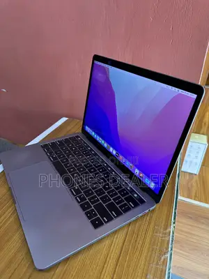 Laptop Apple MacBook Pro 2018 8GB Intel Core i7 SSD 256GB