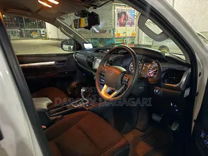 Toyota Hilux 2020 White