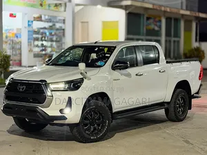 Toyota Hilux 2020 White