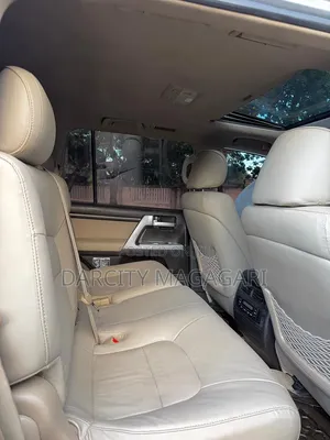 Toyota Hilux 2020 White