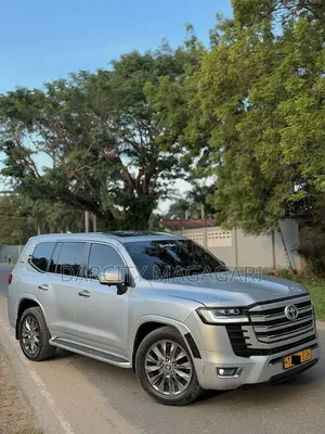 Toyota Land Cruiser 2023 Silver