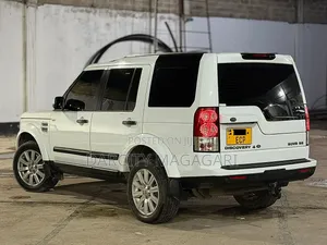 Land Rover Discovery 2015 White