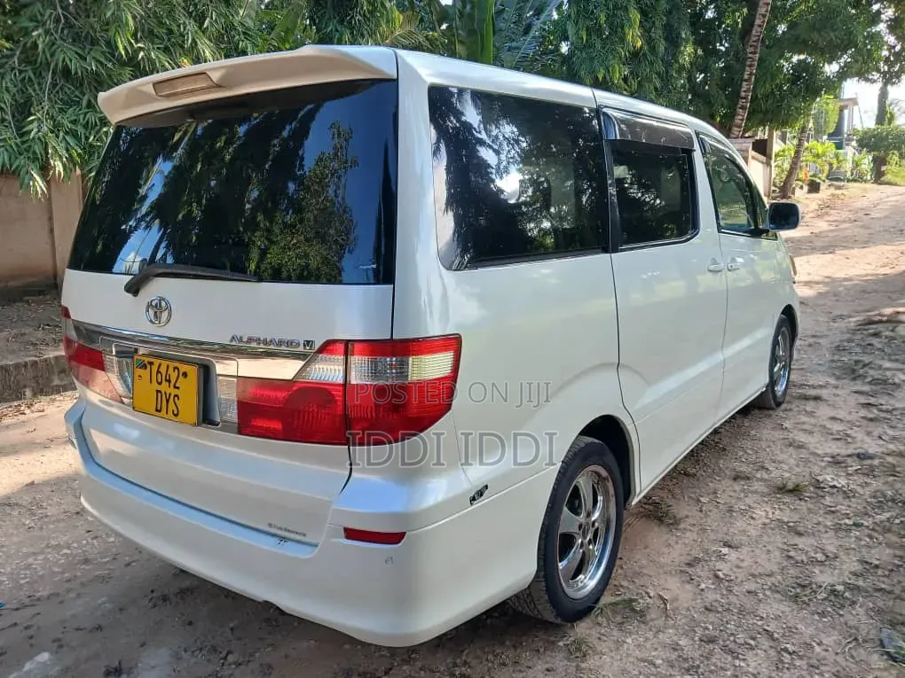 Toyota Alphard 2004 White