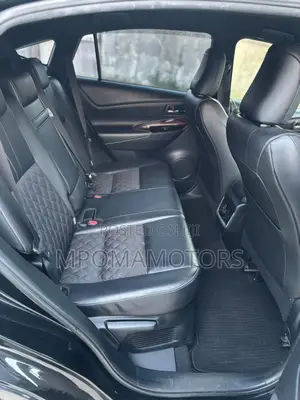 Toyota Harrier 2.0 2016 Black