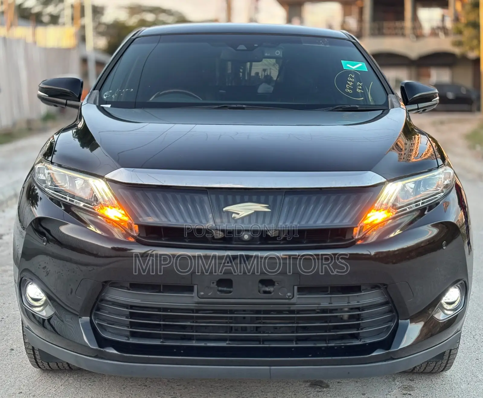 Toyota Harrier 2.0 2016 Black