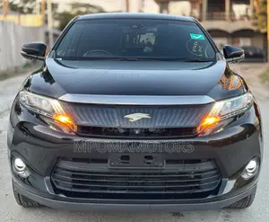 Toyota Harrier 2.0 2016 Black