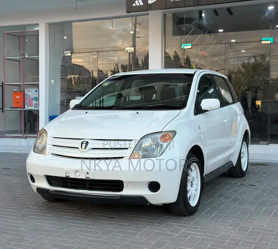 Toyota IST 2003 White