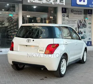 Toyota IST 2003 White