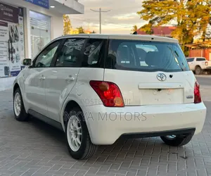 Toyota IST 2003 White