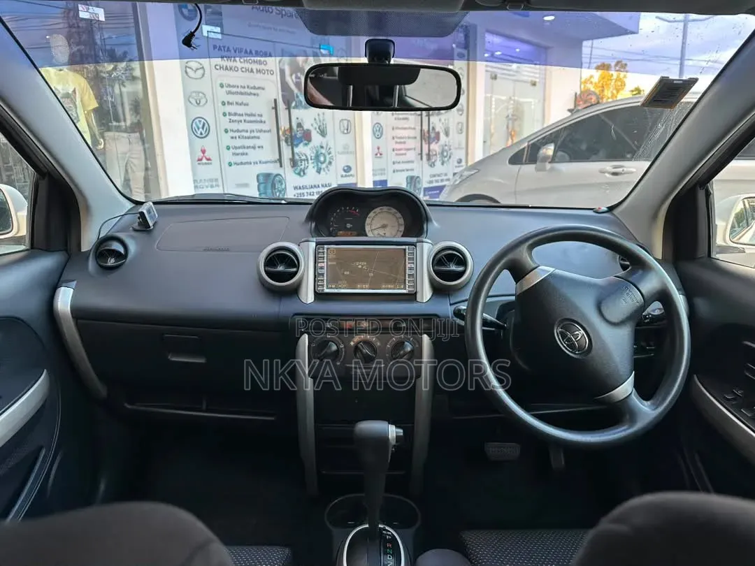 Toyota IST 2003 White