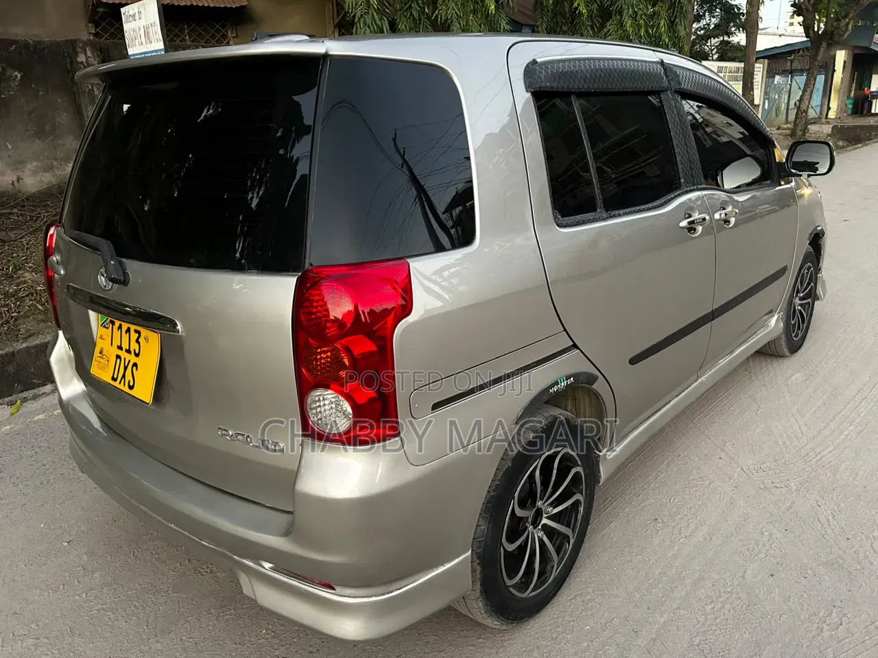 Toyota Raum 2004 Gold