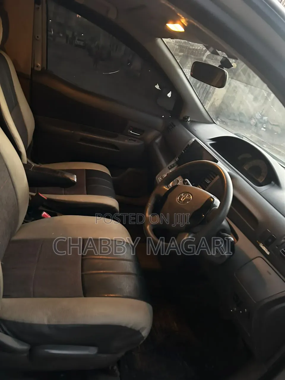 Toyota Raum 2004 Gold