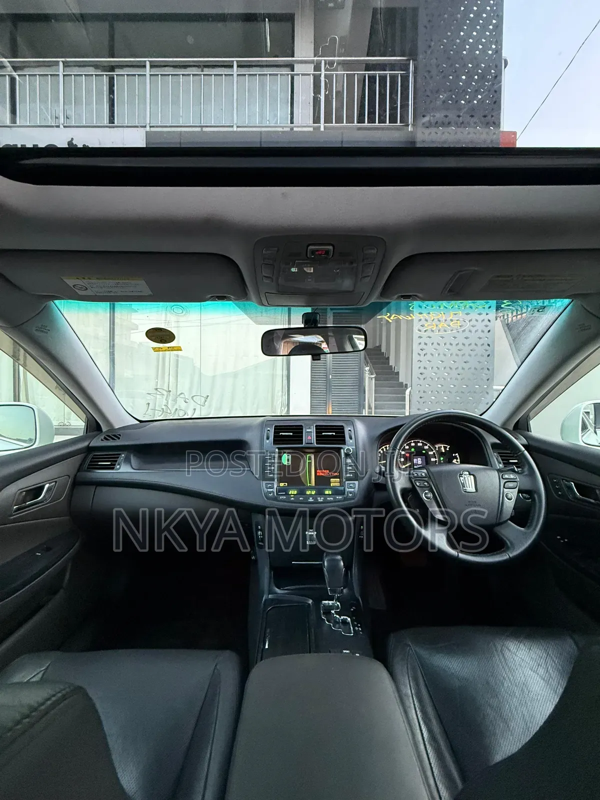 Toyota Crown 2009 White