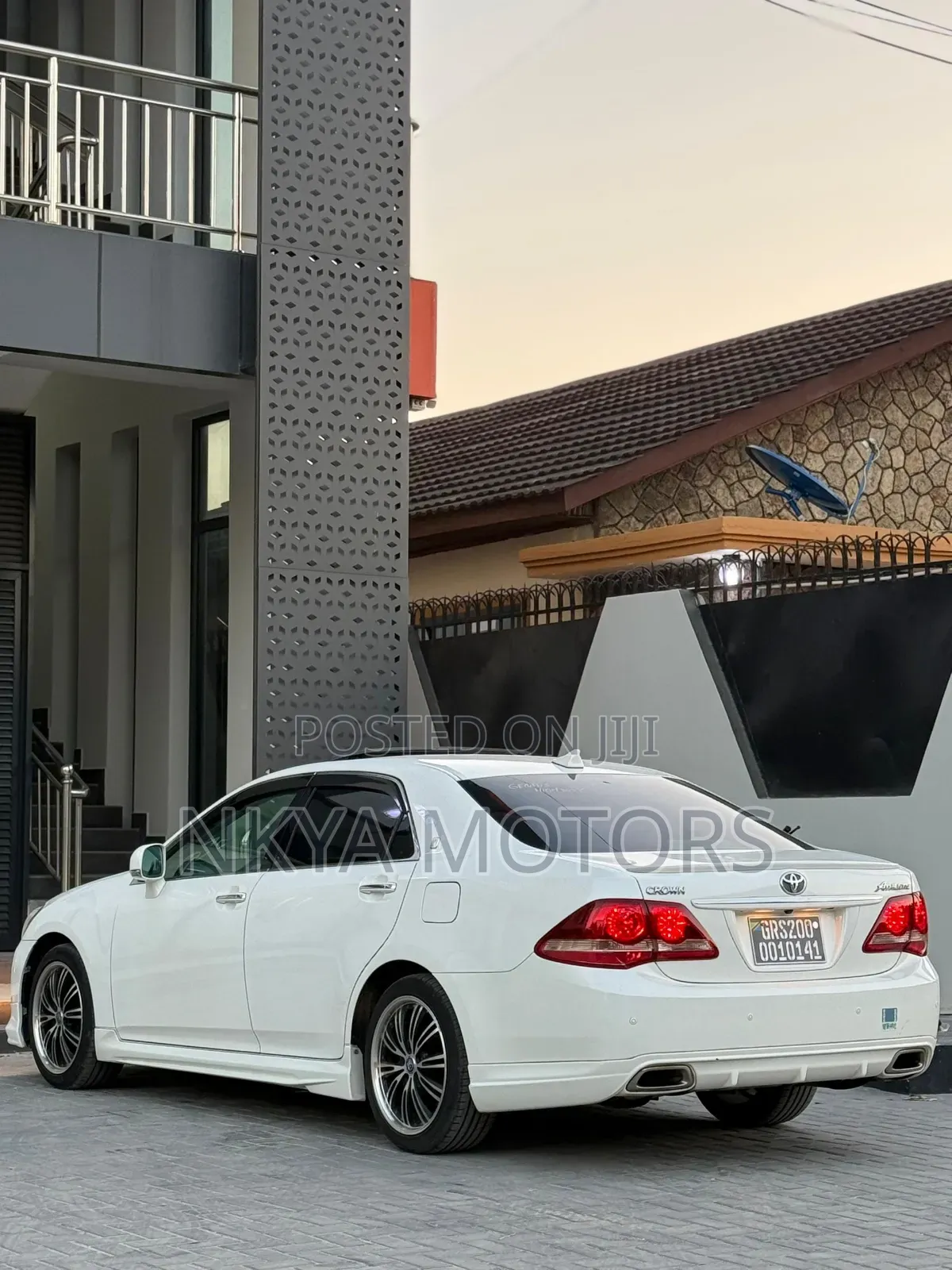 Toyota Crown 2009 White