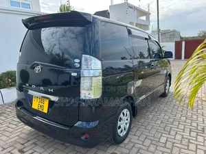 Toyota Noah 2015 Black