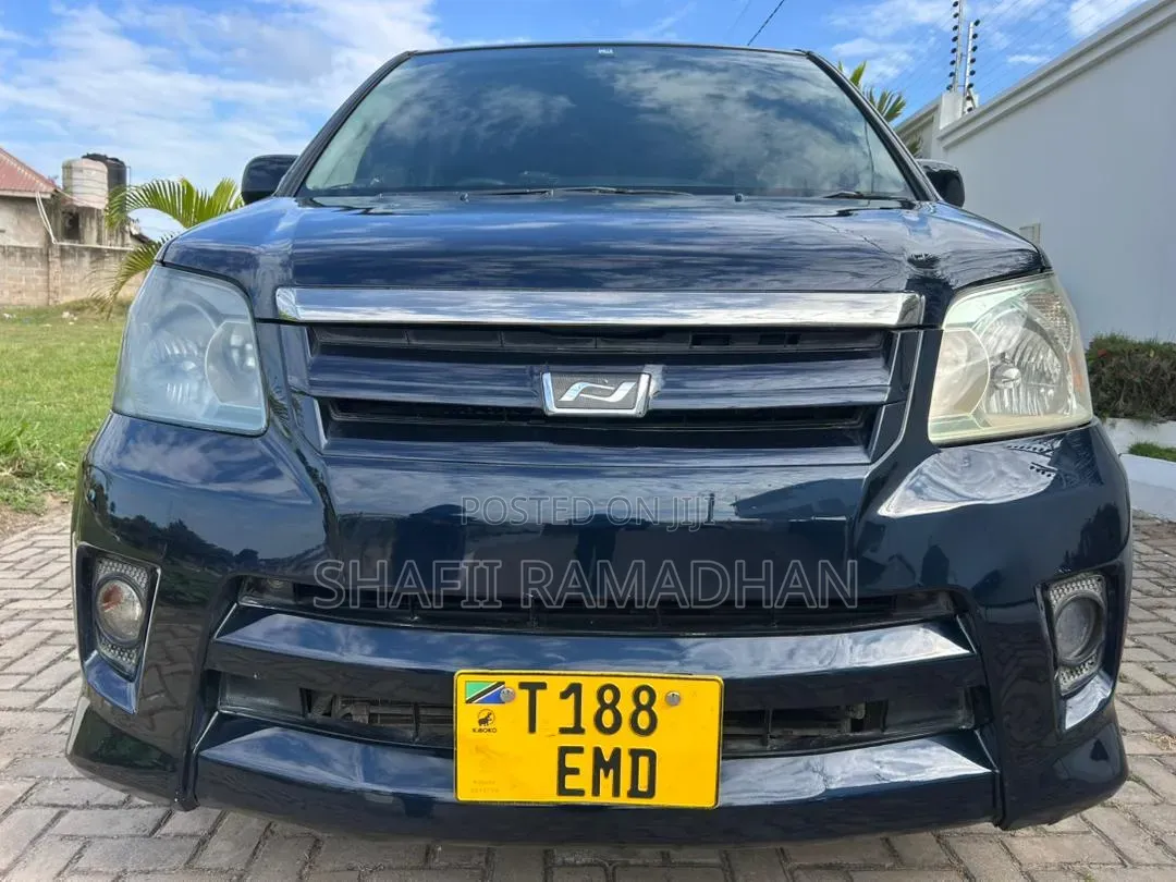 Toyota Noah 2015 Black