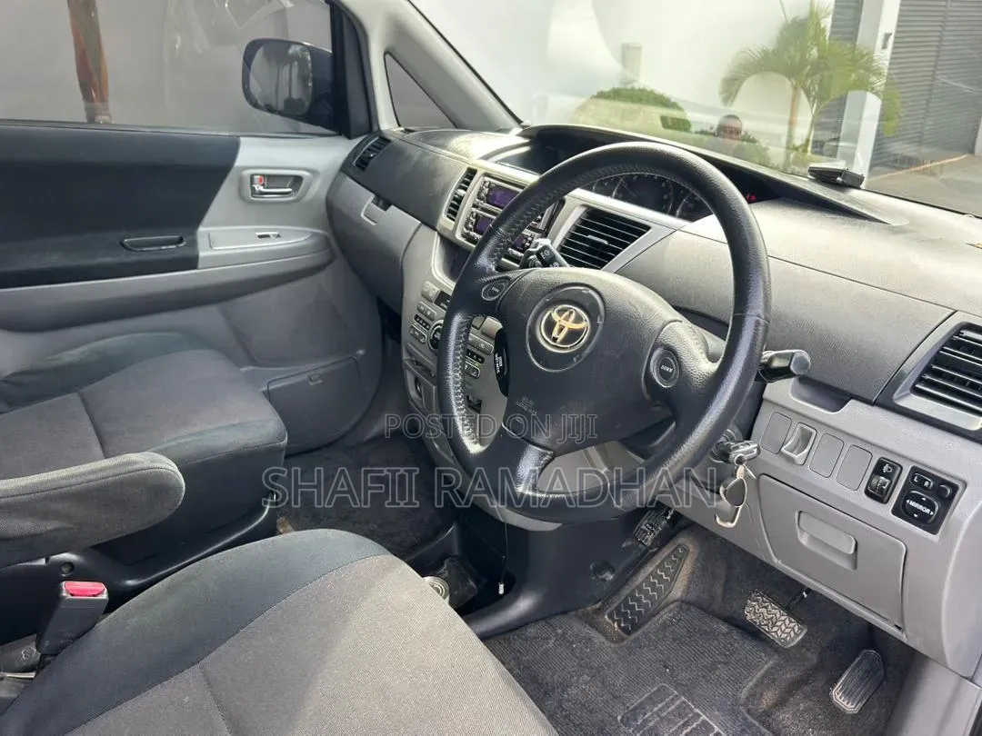 Toyota Noah 2015 Black