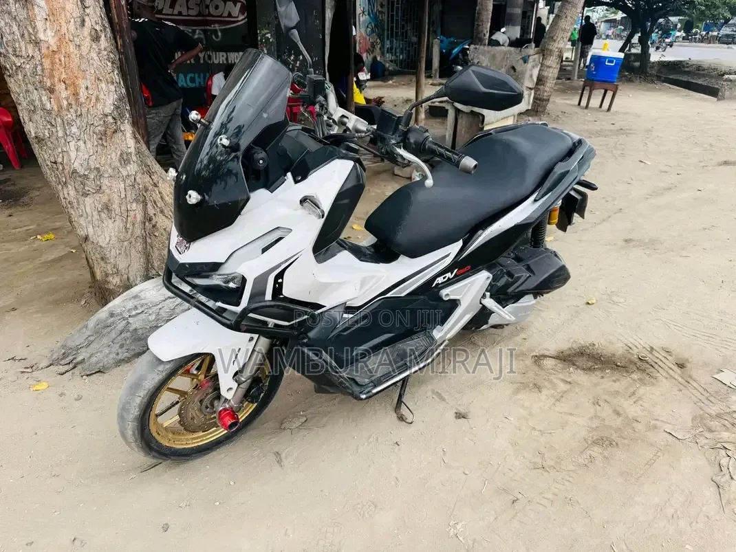 Honda CB 2025 White