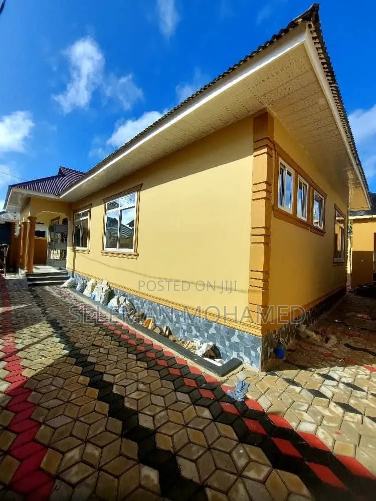 Furnished 3bdrm House in Biriani Real Estate, Chamazi for sale