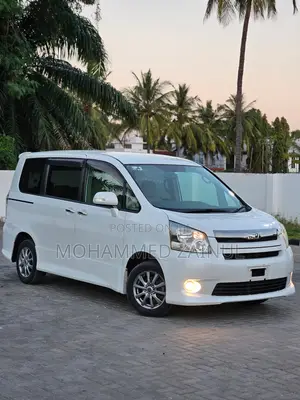 Toyota Noah 2.0 FWD (8 Seater) 2020 White