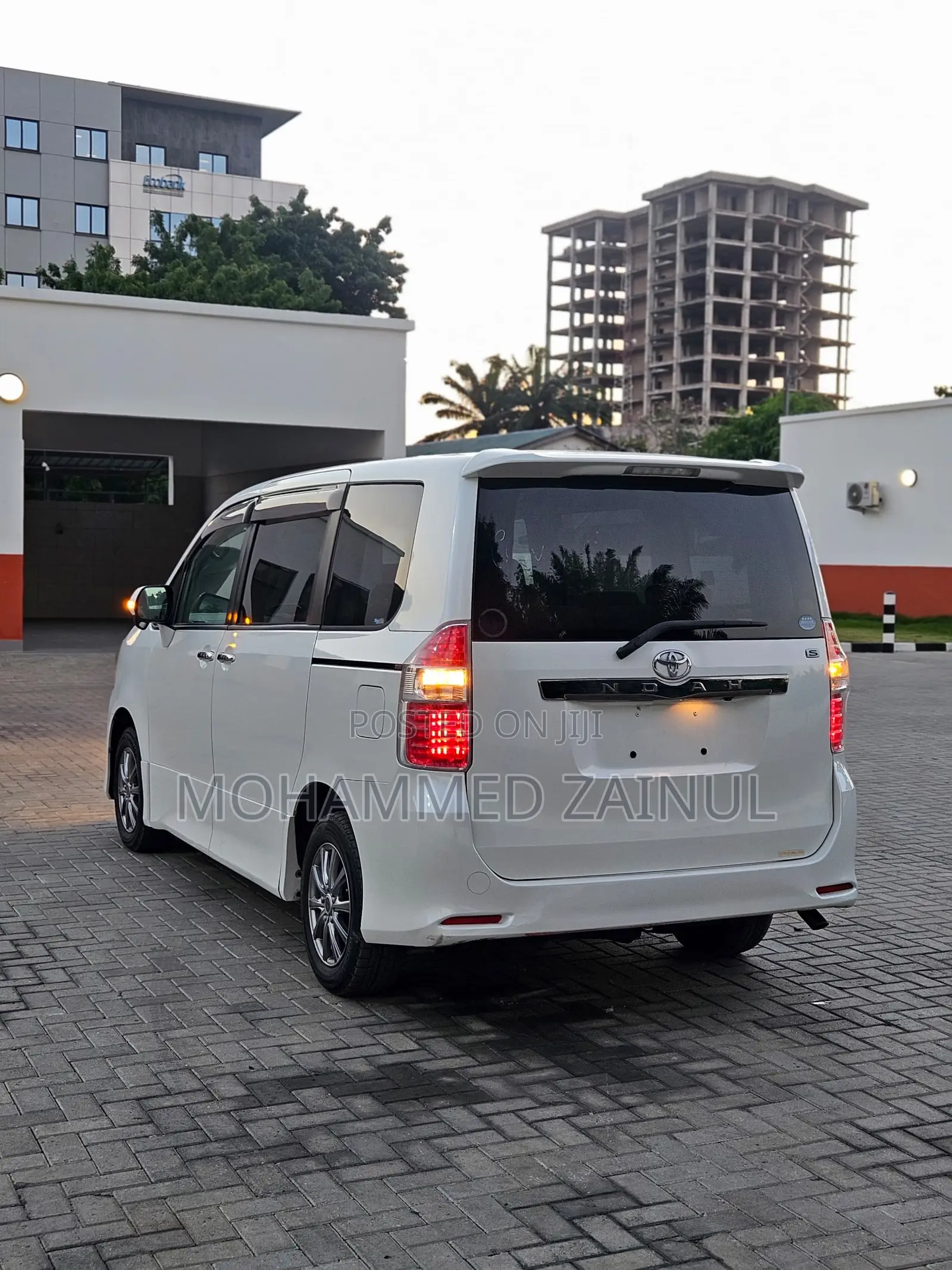 Toyota Noah 2.0 FWD (8 Seater) 2020 White