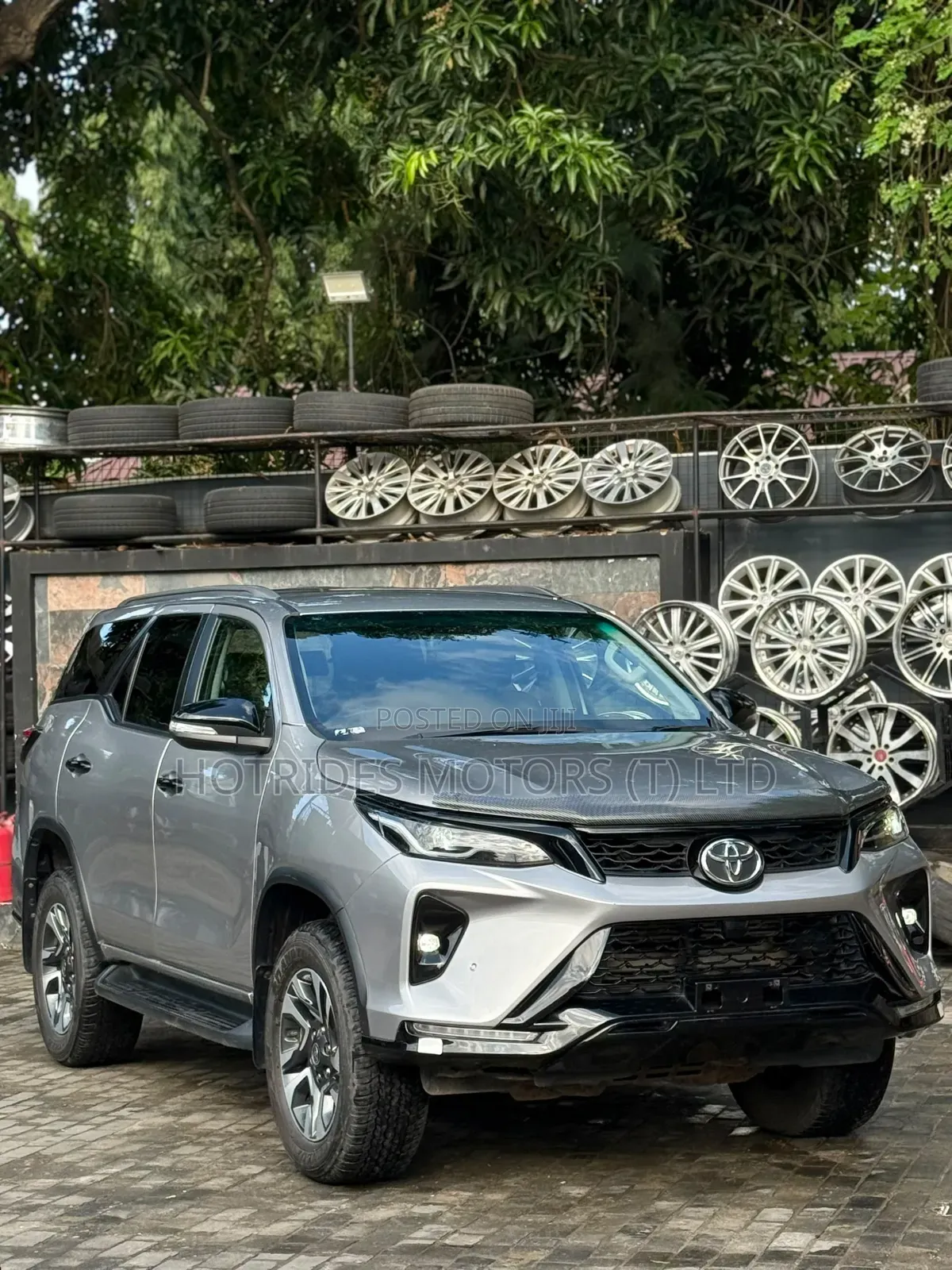 Toyota Fortuner 2.4 D AWD 2023 Silver