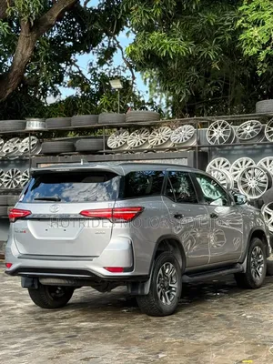 Toyota Fortuner 2.4 D AWD 2023 Silver