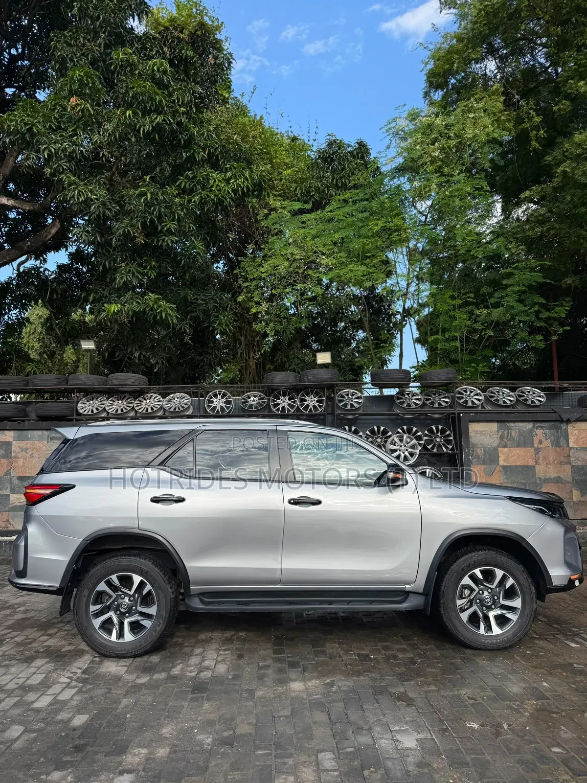 Toyota Fortuner 2.4 D AWD 2023 Silver