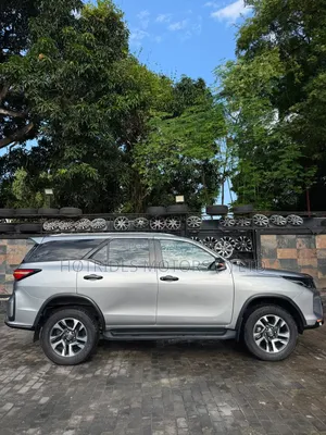 Toyota Fortuner 2.4 D AWD 2023 Silver